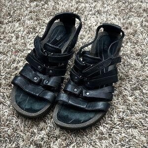 Teva Black Strappy Wedge Sandals Sz 8